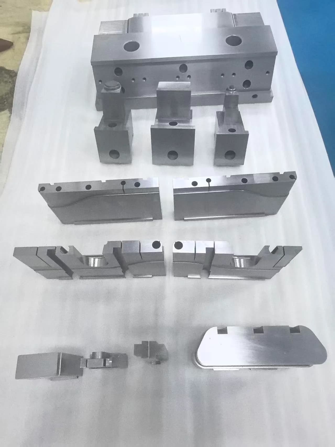 部品加工製品例 02