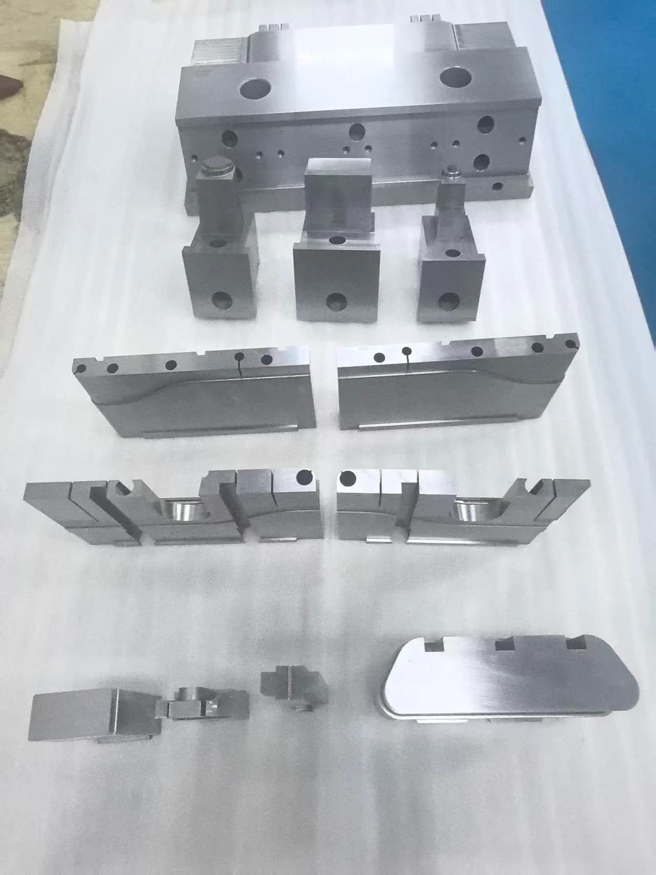 部品加工製品例 04